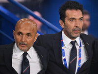 Luciano Spalletti, coach of Italy, and Gianluigi Buffon during the UEFA National League Matchday 1 match between France and Italy at the Par...