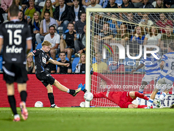 FC Eindhoven player Sven Simons and De Graafschap goalkeeper Joshua Smits during the match between De Graafschap and Eindhoven at Stadium De...