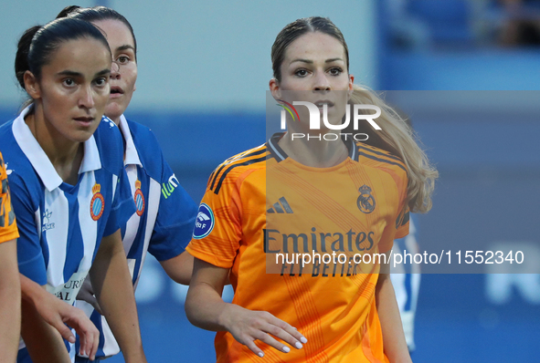 Melanie Leupolz plays during the match between RCD Espanyol Women and Real Madrid CF Women, corresponding to week 1 of the Liga F, at the Da...