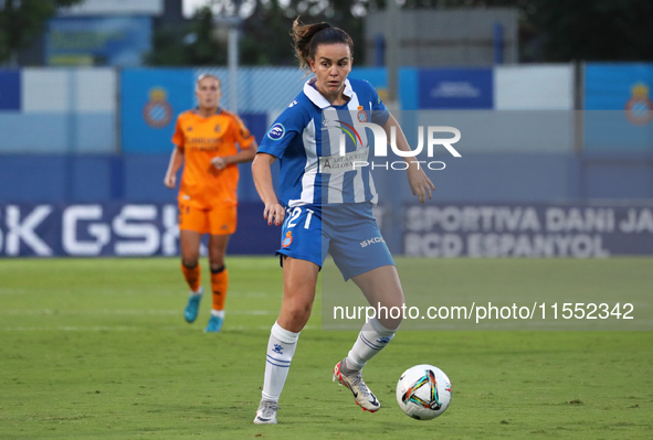 Julia Guerra plays during the match between RCD Espanyol Women and Real Madrid CF Women, corresponding to week 1 of the Liga F, at the Dani...