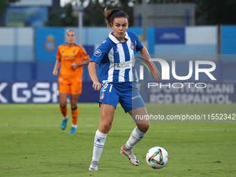 Julia Guerra plays during the match between RCD Espanyol Women and Real Madrid CF Women, corresponding to week 1 of the Liga F, at the Dani...