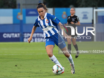 Julia Guerra plays during the match between RCD Espanyol Women and Real Madrid CF Women, corresponding to week 1 of the Liga F, at the Dani...