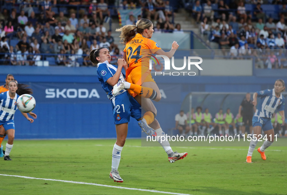 Melanie Leupolz and Julia Guerra play during the match between RCD Espanyol Women and Real Madrid CF Women, corresponding to week 1 of the L...