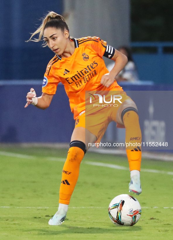 Olga Carmona plays during the match between RCD Espanyol Women and Real Madrid CF Women, corresponding to week 1 of the Liga F, at the Dani...