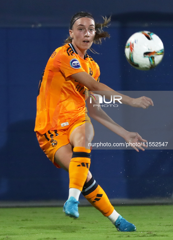 Eva Navarro plays during the match between RCD Espanyol Women and Real Madrid CF Women, corresponding to week 1 of the Liga F, at the Dani J...