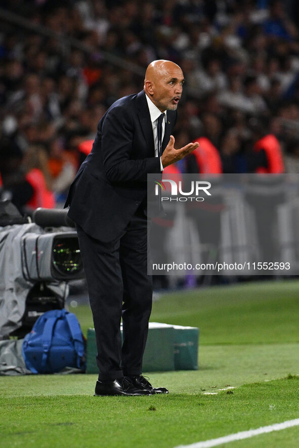 Luciano Spalletti coaches Italy during the UEFA National League Matchday 1 match between France and Italy at the Parc des Princes Stadium in...