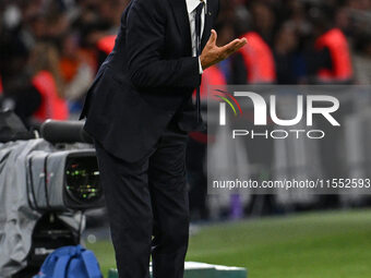 Luciano Spalletti coaches Italy during the UEFA National League Matchday 1 match between France and Italy at the Parc des Princes Stadium in...