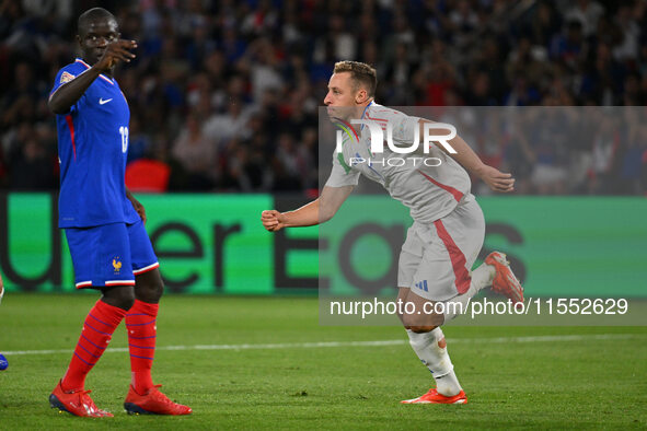 Davide Frattesi (ITA) celebrates after scoring the goal of 1-2 during the UEFA Nations League Matchday 1 match between France and Italy at t...