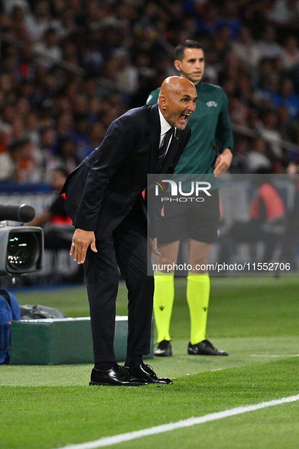 Luciano Spalletti coaches Italy during the UEFA National League Matchday 1 match between France and Italy at the Parc des Princes Stadium in...