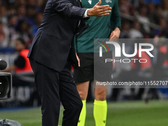 Luciano Spalletti coaches Italy during the UEFA National League Matchday 1 match between France and Italy at the Parc des Princes Stadium in...