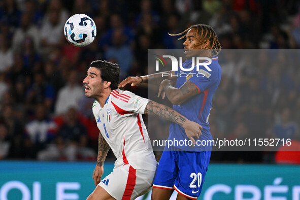 Sandro Tonali (ITA) and Bradley Barcola (FRA) during the UEFA National League Matchday 1 match between France and Italy at the Parc des Prin...