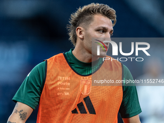 Mateo Retegui of Italy warms up before the UEFA Nations League 2024/25 League A Group A2 match between France and Italy at Parc des Princes...