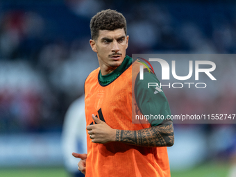 Giovanni di Lorenzo of Italy warms up before the UEFA Nations League 2024/25 League A Group A2 match between France and Italy at Parc des Pr...