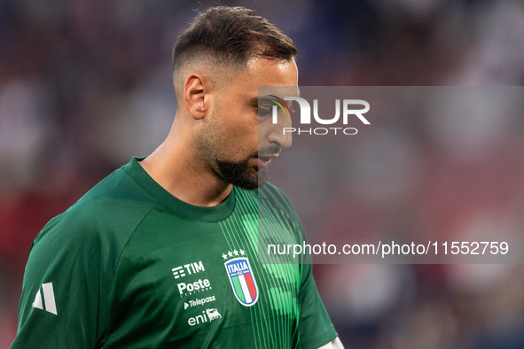 Gianluigi Donnarumma of Italy warms up before the UEFA Nations League 2024/25 League A Group A2 match between France and Italy at Parc des P...