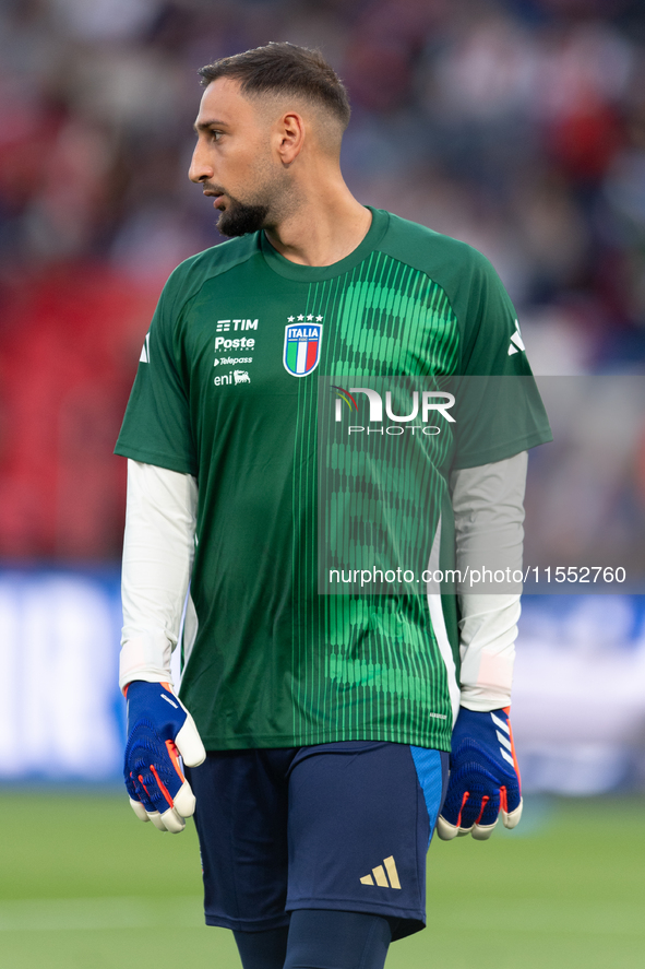 Gianluigi Donnarumma of Italy warms up before the UEFA Nations League 2024/25 League A Group A2 match between France and Italy at Parc des P...