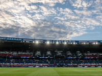 Guglielmo Vicario of Italy warms up before the UEFA Nations League 2024/25 League A Group A2 match between France and Italy at Parc des Prin...