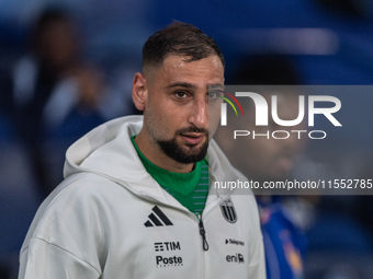 Gianluigi Donnarumma of Italy enters the pitch before the UEFA Nations League 2024/25 League A Group A2 match between France and Italy at Pa...