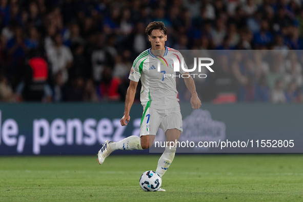 Samuele Ricci of Italy is in action during the UEFA Nations League 2024/25 League A Group A2 match between France and Italy at Parc des Prin...