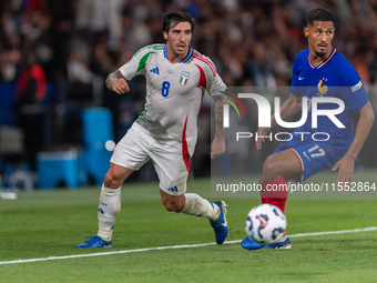 Sandro Tonali of Italy is in action during the UEFA Nations League 2024/25 League A Group A2 match between France and Italy at Parc des Prin...