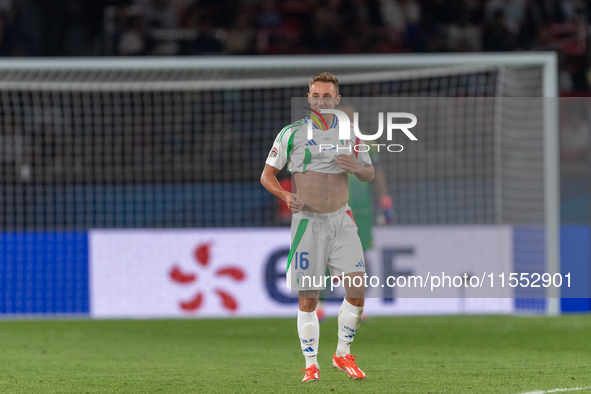 Davide Frattesi of Italy is in action during the UEFA Nations League 2024/25 League A Group A2 match between France and Italy at Parc des Pr...