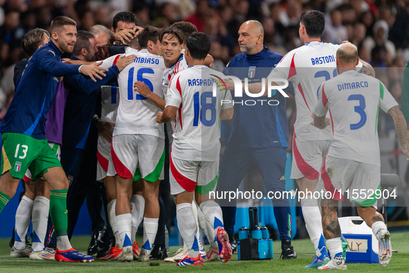 Davide Frattesi of Italy celebrates a goal with his teammates during the UEFA Nations League 2024/25 League A Group A2 match between France...