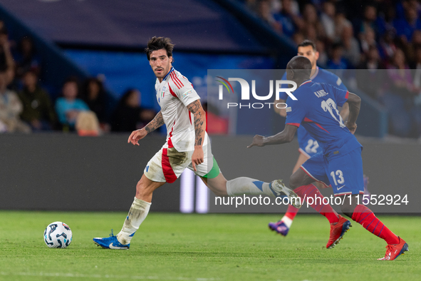 Sandro Tonali of Italy is in action during the UEFA Nations League 2024/25 League A Group A2 match between France and Italy at Parc des Prin...