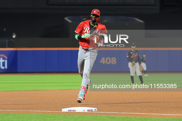 Cincinnati Reds' Elly De La Cruz #44 connects for a home run during the fourth inning of the baseball game against the New York Mets at Citi...