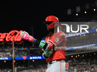 Cincinnati Reds' Elly De La Cruz #44 is congratulated after homering during the fourth inning of the baseball game against the New York Mets...