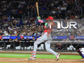 Cincinnati Reds' Elly De La Cruz #44 connects for a home run during the fourth inning of the baseball game against the New York Mets at Citi...