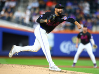 New York Mets starting pitcher Sean Manaea #59 throws during the second inning of the baseball game against the Cincinnati Reds at Citi Fiel...