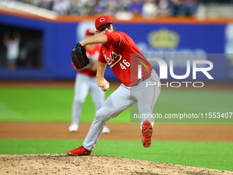 Cincinnati Reds pitcher Buck Farmer #46 throws during the sixth inning of the baseball game against the New York Mets at Citi Field in Coron...