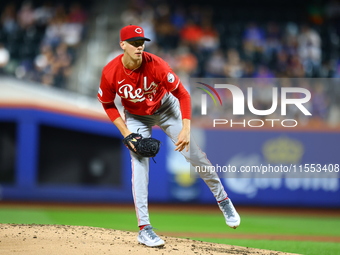 Cincinnati Reds pitcher Brandon Williamson #55 throws during the third inning of the baseball game against the New York Mets at Citi Field i...