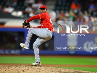 Cincinnati Reds pitcher Alexis Diaz #43 throws during the ninth inning of the baseball game against the New York Mets at Citi Field in Coron...