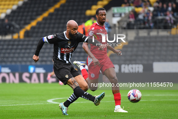 David McGoldrick of Notts County shoots at goal during the Sky Bet League 2 match between Notts County and Accrington Stanley at Meadow Lane...