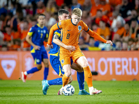 Bosnia and Herzegovina midfielder Benjamin Tahirovic and Netherlands midfielder Jerdy Schouten during the match between the Netherlands and...