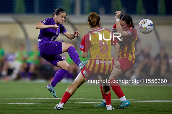 Stefania Vatafu (L) of Anderlecht is in action during the UEFA Women's Champions League First qualifying round, Semi-finals CP-Group 4 socce...