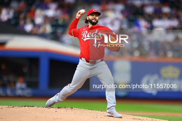 Cincinnati Reds pitcher Jakob Junis #47 throws during the first inning of the baseball game against the New York Mets at Citi Field in Coron...