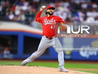 Cincinnati Reds pitcher Jakob Junis #47 throws during the first inning of the baseball game against the New York Mets at Citi Field in Coron...