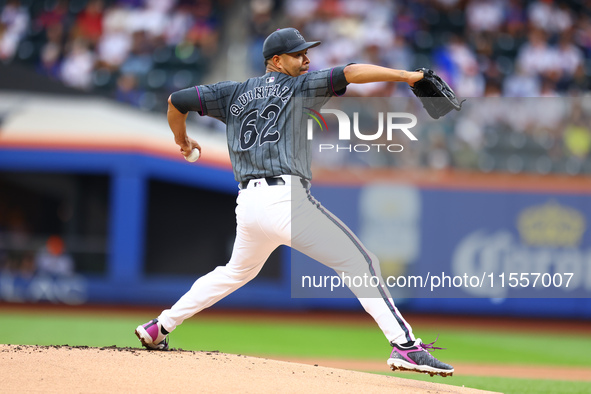 New York Mets starting pitcher Jose Quintana #62 throws during the first inning of the baseball game against the Cincinnati Reds at Citi Fie...