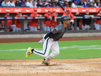 Francisco Lindor #12 of the New York Mets bats during the sixth inning of the baseball game against the Cincinnati Reds at Citi Field in Cor...