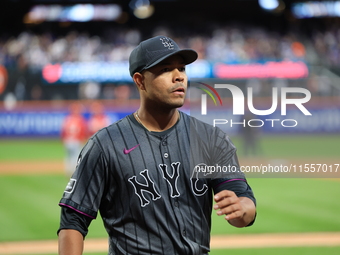 New York Mets starting pitcher Jose Quintana #62 leaves the game during the seventh inning of the baseball game against the Cincinnati Reds...