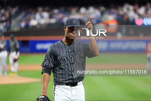 New York Mets starting pitcher Jose Quintana #62 leaves the game during the seventh inning of the baseball game against the Cincinnati Reds...