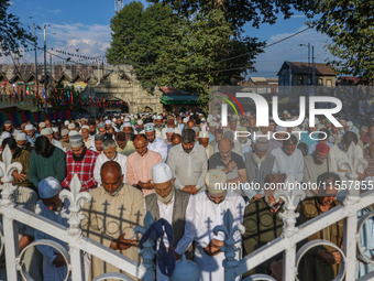 Kashmiri Muslim devotees offer annual congregational prayers called ''Khoja Digar'' on the 3rd of Rabi-ul-Awwal, the third month of the Isla...