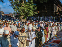 Kashmiri Muslim devotees offer annual congregational prayers called ''Khoja Digar'' on the 3rd of Rabi-ul-Awwal, the third month of the Isla...