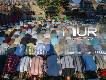 Kashmiri Muslim devotees offer annual congregational prayers called ''Khoja Digar'' on the 3rd of Rabi-ul-Awwal, the third month of the Isla...