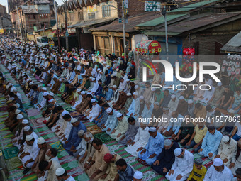 Kashmiri Muslim devotees offer annual congregational prayers called ''Khoja Digar'' on the 3rd of Rabi-ul-Awwal, the third month of the Isla...