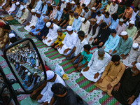 Kashmiri Muslim devotees offer annual congregational prayers called ''Khoja Digar'' on the 3rd of Rabi-ul-Awwal, the third month of the Isla...