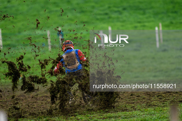 Dave Mears (19) kicks up some dirt in the 350cc Upright Class during the ACU British Upright Championships in Gawsworth, Cheshire, on Septem...