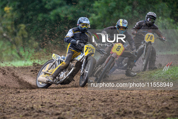 Glyn Drake (72) leads David Hammersley (8) and Jack Roberts (76) in the 500cc Upright Class during the ACU British Upright Championships in...