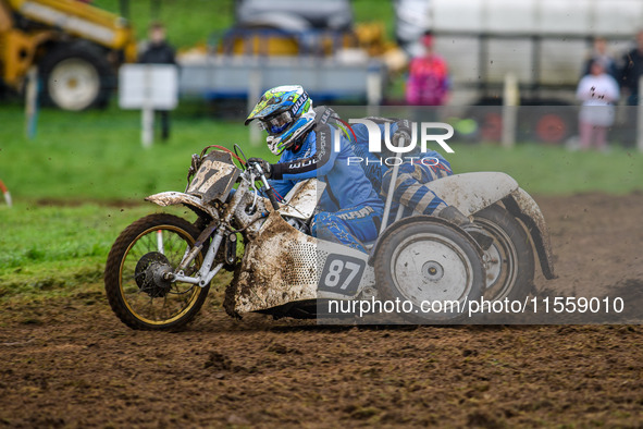 Rob Bradley and Josh Fowler (87) compete in the 1000cc Sidecar Class during the ACU British Upright Championships in Woodhouse Lance, Gawswo...